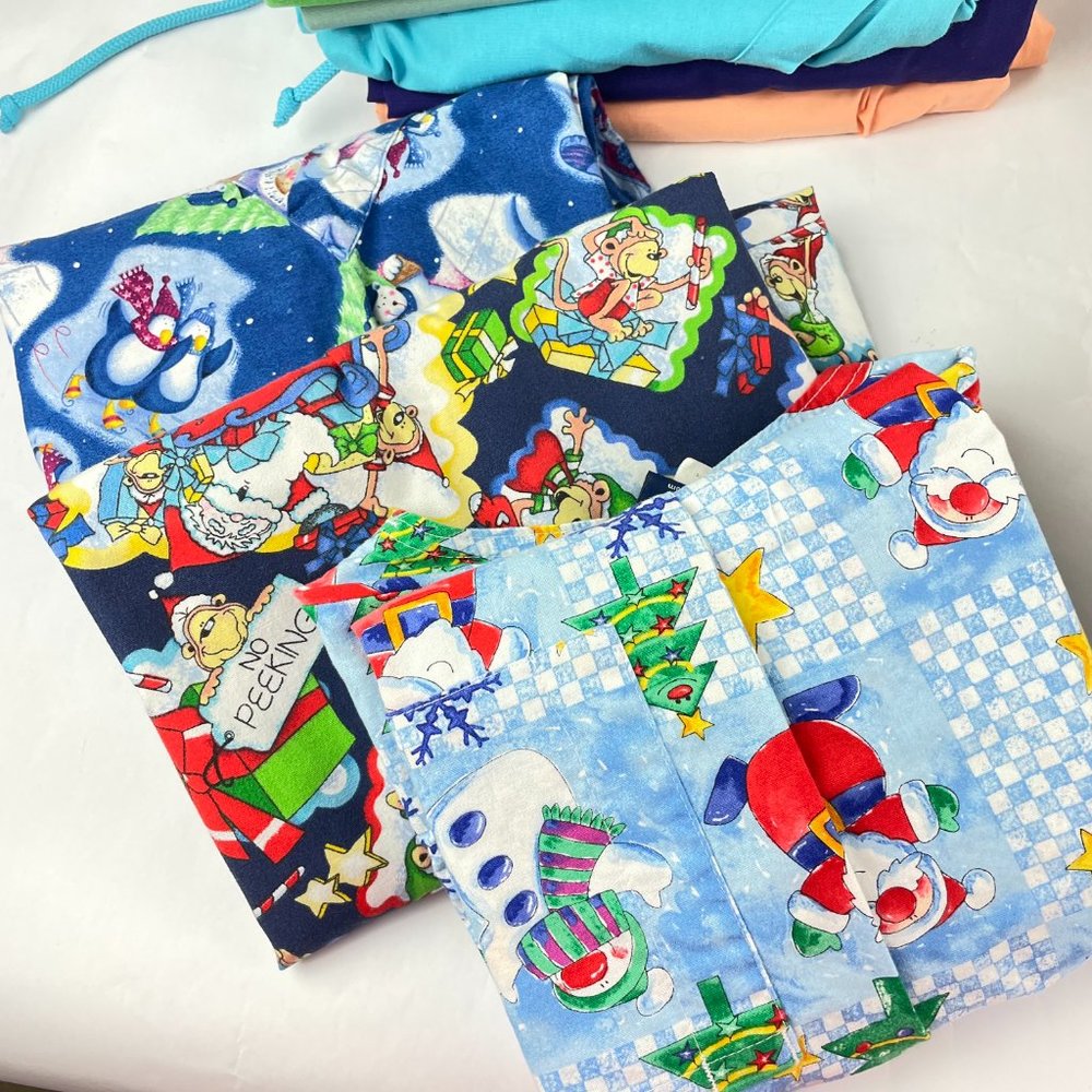 Seasonal Scrubs Bundle Size Small - Picture 5 of 6